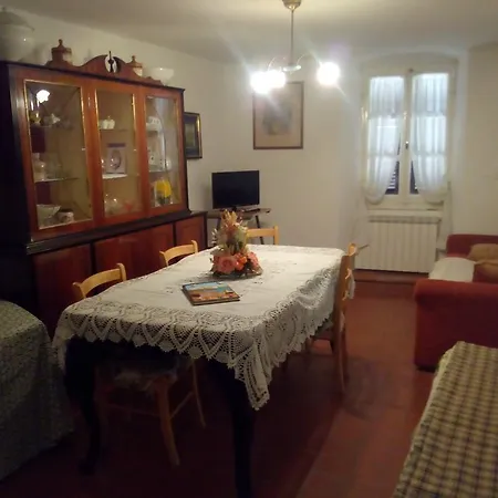 Casa de Férias A Fegora Valeriano Lunense